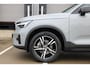 Volvo XC40 B4 Plus Dark | Verwarmbare Voorstoelen en Stuurwiel | Semi-Elektrische Trekhaak | Verwarmbare Voorruit | Premium Audio by Harman Kardon | Adaptieve Cruise Control | Park Assist