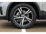 Volvo XC40 B4 Plus Dark | Verwarmbare Voorstoelen en Stuurwiel | Semi-Elektrische Trekhaak | Verwarmbare Voorruit | Premium Audio by Harman Kardon | Adaptieve Cruise Control | Park Assist
