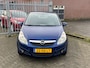 Opel Corsa 1.4-16V Enjoy 90PK! NL AUTO NAP! Airco l MTF-stuur l PDC l AUX l LMV! NIEUWE APK!