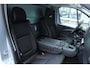 Renault Trafic 2.0 Blue dC1 150Pk EDC T30 L2H1 Extra | Anniversary Edition | Navigatie | Draadloze Apple & Android Carplay | Parkeersensoren & Camera | Trekhaak | Laadruimte afwerking | Lichtmetalen Velgen |