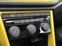 Volkswagen T-Roc 1.5 Sport 150pk | Schuif-/Kanteldak | Navigatie | Airco | Adaptieve Cruise Control | LED | 17" Lichtmetalen Velgen | LED Koplampen |