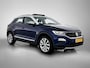 Volkswagen T-Roc 1.5 Sport 150pk | Schuif-/Kanteldak | Navigatie | Airco | Adaptieve Cruise Control | LED | 17" Lichtmetalen Velgen | LED Koplampen |