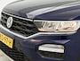 Volkswagen T-Roc 1.5 Sport 150pk | Schuif-/Kanteldak | Navigatie | Airco | Adaptieve Cruise Control | LED | 17" Lichtmetalen Velgen | LED Koplampen |
