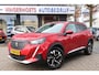 Peugeot 2008 130 Pk Luxe Allure * Unieke Kilometerstand * Door ons zelf onderhouden * * Navigatie * Stoelverwarming * Parkeer Camera * L.M. Velgen * Climate & Cruise Control * Start Button * Dab Radio * 1/2 Lederen Interieur * Apple Carplay / Android Auto * Vingerhoets; Vierde Generatie Eersteklas Service !