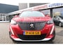 Peugeot 2008 130 Pk Luxe Allure * Unieke Kilometerstand * Door ons zelf onderhouden * * Navigatie * Stoelverwarming * Parkeer Camera * L.M. Velgen * Climate & Cruise Control * Start Button * Dab Radio * 1/2 Lederen Interieur * Apple Carplay / Android Auto * Vingerhoets; Vierde Generatie Eersteklas Service !