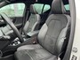 Volvo XC40 1.5 T5 Recharge R-Design PHEV, Automaat, Panoramadak, Trekhaak semi elektrisch inklapbaar, Driver assist, BLIS, Elektrische stoelverstelling, Stoelverwarming, Stuurverwarming, Harman Kardon audio, Leder-nubuck bekleding