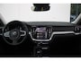 Volvo V60 T8 455PK Plug-in hybrid AWD Ultra Dark | Adaptieve Cruise Control met Pilot Assist | Premium audio by Harman Kardon | 360 graden camera | Elektrisch bedienbaar panoramisch schuif-/kanteldak | Stoelverwarming | Elektrische voorstoelen met geheugen | Stuurwielverwarming | Semi-elektrische trekhaak | Extra getint glas