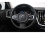 Volvo V60 T8 455PK Plug-in hybrid AWD Ultra Dark | Adaptieve Cruise Control met Pilot Assist | Premium audio by Harman Kardon | 360 graden camera | Elektrisch bedienbaar panoramisch schuif-/kanteldak | Stoelverwarming | Elektrische voorstoelen met geheugen | Stuurwielverwarming | Semi-elektrische trekhaak | Extra getint glas