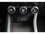 Renault Captur 1.0 TCe 100 Intens 1 Eigenaar | NAP | Volledig Onderh | BTW | Two-Tone | Carplay | Navi | Climate | LED | Cruise | Bots | Multi Sense | Keyless | PDC