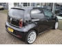 Volkswagen Up! 1.0 MPI 60PK | DEALER ONDERHOUDEN | CRUISE CONTROL | APP. CONNECT | 17 INCH | MULTIFUNCTIONEEL + LEDER STUURWIEL | DASHCAM | AIRCO | GETINT GLAS
