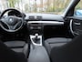 BMW 1-Serie 118i Business Line 143 PK Climatecontrol Sportstoelen Pdc 5 Drs 6 Bak LM Velgen Trekhaak***NL Auto**** Goed Onderhouden***Apk t/m 26-11-2026***