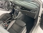Opel Astra Sports Tourer 1.2 Business Elegance Airco - Cruise control - Parkeersensoren voor en achter - Achteruitrijcamera - Navigatie - Bluetooth - Keyless start and entry - Start/stop systeem - Stuur leder - Stuur multifunctioneel