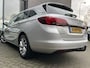 Opel Astra Sports Tourer 1.2 Business Elegance Airco - Cruise control - Parkeersensoren voor en achter - Achteruitrijcamera - Navigatie - Bluetooth - Keyless start and entry - Start/stop systeem - Stuur leder - Stuur multifunctioneel