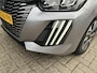 Peugeot 208 1.2 Hybrid 110 PK Automaat Allure | Navigatie | Camera | Climate Control | Adaptieve Cruise Control | LED Verlichting | Hybride Rijden met Automaat | 16" Lichtmetalen Velgen | Digitaal Dashboard | Parkeersensoren | Spoiler |