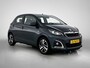 Peugeot 108 Allure 72pk | Navigatie via Apple Carplay / Android Auto | Achteruitrijcamera | Climate Control | Bluetooth | Automatisch dimlicht | Elektrische ramen | Centrale portiervergrendeling | Radio/MP3 speler met stuurbediening | All seasonbanden | Lage kilometerstand | 15" lichtmetalen velgen |