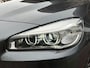 BMW 2-Serie Active Tourer 218i Executive Sport Line Automaat | LED, Trekhaak, Navigatie, Camera, Parkeersensoren, Getint Glas, 17”