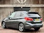 BMW 2-Serie Active Tourer 218i Executive Sport Line Automaat | LED, Trekhaak, Navigatie, Camera, Parkeersensoren, Getint Glas, 17”