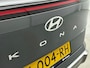 Hyundai Kona 1.6 GDI HEV Premium | Leer | Memory | Trekhaak | Trekgewicht 1300kg | 360 Camera | El. bed. achterklep | Stoelventilatie |