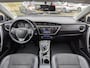 Toyota Auris 1.8 Hybrid Executive | Dealer OH | JBL | Trekhaak | Half-leer | Cruise control | Keyless | Stoelverw. | PDC V+A | Camera | Navi