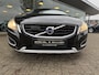 Volvo V60 2.0T Kinetic 203pk Driver Support ** Exterior Styling ** Trekhaak 1.800kg trekgewicht!