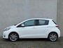 Toyota Yaris 1.3 VVT-i Dynamic GLAZEN DAK KEYLES NAV CAMERA