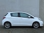 Toyota Yaris 1.3 VVT-i Dynamic GLAZEN DAK KEYLES NAV CAMERA