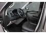Volkswagen Transporter 2.0 TDI L2H1 150PK / APPLE CARPLAY / VERLAAGD / LEDEREN BEKLEDING / FULL BLACK / TREKAAK / SPOILER / CRUISE
