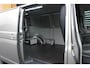 Volkswagen Transporter 2.0 TDI L2H1 150PK / APPLE CARPLAY / VERLAAGD / LEDEREN BEKLEDING / FULL BLACK / TREKAAK / SPOILER / CRUISE