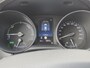 Toyota C-HR 2.0 Hybrid Dynamic / Afneembare Trekhaak / Stoel & stuur verwarming / Achteruitrijcamera / Dode Hoek Detectie / Apple Carplay & Android Auto / Climate Control / Navigatie / Parkeersensoren /