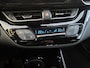 Toyota C-HR 2.0 Hybrid Dynamic / Afneembare Trekhaak / Stoel & stuur verwarming / Achteruitrijcamera / Dode Hoek Detectie / Apple Carplay & Android Auto / Climate Control / Navigatie / Parkeersensoren /