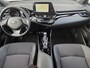 Toyota C-HR 2.0 Hybrid Dynamic / Afneembare Trekhaak / Stoel & stuur verwarming / Achteruitrijcamera / Dode Hoek Detectie / Apple Carplay & Android Auto / Climate Control / Navigatie / Parkeersensoren /