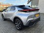 Toyota C-HR HYBRID 140 DYNAMIC NAVI APPLE/ANDROID BLIND-SPOT PARK-SENSOREN LED 18" LM-VELGEN NL-AUTO