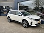 Peugeot 5008 1.2 Turbo 130 PK Allure Pack | Trekhaak | 7-Zitplaatsen | Navigatie | Full LED Verlichting | Stoelverwarming | Keyless Entry & Start | Electrische Achterklep | Climate Control Adaptief | Cruise Control | 18" Lichtmetalen Velgen | Camera | Dode Hoek Detectie |