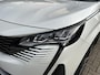 Peugeot 5008 1.2 Turbo 130 PK Allure Pack | Trekhaak | 7-Zitplaatsen | Navigatie | Full LED Verlichting | Stoelverwarming | Keyless Entry & Start | Electrische Achterklep | Climate Control Adaptief | Cruise Control | 18" Lichtmetalen Velgen | Camera | Dode Hoek Detectie |