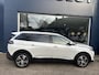 Peugeot 5008 1.2 Turbo 130 PK Allure Pack | Trekhaak | 7-Zitplaatsen | Navigatie | Full LED Verlichting | Stoelverwarming | Keyless Entry & Start | Electrische Achterklep | Climate Control Adaptief | Cruise Control | 18" Lichtmetalen Velgen | Camera | Dode Hoek Detectie |