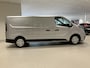 Nissan NV300 2.0 dCi 145 L2H1 Acenta 145 PK | Achteruitrijcamera | Parkeersensoren Achter | Navigatie | Dubbele Deuren Achter | Zijschuifdeur Rechts | Bluetooth | Airco | Elektrische Ramen | Trekhaak | Verlichting Automatisch |