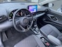 Toyota Yaris 1.5 Hybrid 115 First Edition Navigatie Apple CarPlay/Android Auto, achteruitrij camera, adaptieve cruise control, keyless, NL auto!