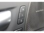 Volvo XC60 T6 350PK Automaat Plug-in hybrid AWD Ultra Dark Head-up display / Semi elektrisch wegklapbare trekhaak / Panoramisch schuif-kanteldak / Harman Kardon audio