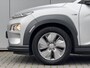 Hyundai Kona Electric EV Comfort 64 kWh / SOH 100% / Trekhaak 300KG / Navigatie / KRELL Audio / Adaptive Cruise Control / Climate Control / Achteruitrijcamera /