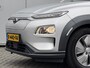 Hyundai Kona Electric EV Comfort 64 kWh / SOH 100% / Trekhaak 300KG / Navigatie / KRELL Audio / Adaptive Cruise Control / Climate Control / Achteruitrijcamera /