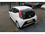 Toyota Aygo 1.0 VVT-i x-play Lage kilometerstand/Achteruitrijcamera/App connect/Airco/Orig. NL auto/Begrenzer