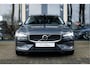Volvo V60 2.0 T4 191PK Aut. Momentum Pro | Polestar Engineered | Apple CarPlay | 19” LM Velgen | Harman Kardon | Elektrisch wegklapbare Trekhaak | Achteruitrijcamera | Verwarmbare Voorruit |