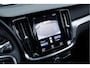 Volvo V60 2.0 T4 191PK Aut. Momentum Pro | Polestar Engineered | Apple CarPlay | 19” LM Velgen | Harman Kardon | Elektrisch wegklapbare Trekhaak | Achteruitrijcamera | Verwarmbare Voorruit |