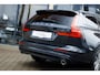 Volvo V60 2.0 T4 191PK Aut. Momentum Pro | Polestar Engineered | Apple CarPlay | 19” LM Velgen | Harman Kardon | Elektrisch wegklapbare Trekhaak | Achteruitrijcamera | Verwarmbare Voorruit |