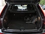 Volvo XC60 2.0 Recharge T8 AWD R-Design | Black Optic | Luchtvering | 360°-camera | Panoramadak | Trekhaak | Stuur-/Stoelverwarming | Apple-/Android Carplay | ACC | Dodehoek detectie | Contourstoelen