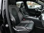 Volvo XC60 2.0 Recharge T8 AWD R-Design | Black Optic | Luchtvering | 360°-camera | Panoramadak | Trekhaak | Stuur-/Stoelverwarming | Apple-/Android Carplay | ACC | Dodehoek detectie | Contourstoelen