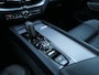 Volvo XC60 2.0 Recharge T8 AWD R-Design | Black Optic | Luchtvering | 360°-camera | Panoramadak | Trekhaak | Stuur-/Stoelverwarming | Apple-/Android Carplay | ACC | Dodehoek detectie | Contourstoelen