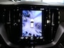 Volvo XC60 2.0 Recharge T8 AWD R-Design | Black Optic | Luchtvering | 360°-camera | Panoramadak | Trekhaak | Stuur-/Stoelverwarming | Apple-/Android Carplay | ACC | Dodehoek detectie | Contourstoelen