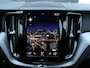 Volvo XC60 2.0 Recharge T8 AWD R-Design | Black Optic | Luchtvering | 360°-camera | Panoramadak | Trekhaak | Stuur-/Stoelverwarming | Apple-/Android Carplay | ACC | Dodehoek detectie | Contourstoelen