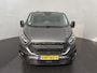 Ford Transit Custom 320 2.0 TDCI L2H1 Platinum Edition met o.a. een trekhaak, dodehoek detectie, elektrisch verwarmbare voorstoelen en een elektrisch verwarmbare voorruit